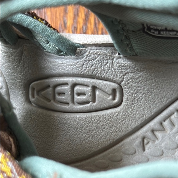 Keen Women's 6 Brown and Green Outdoor Sandals - Picture 2 of 6